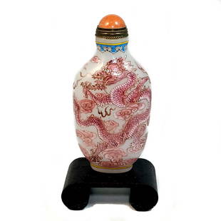 WONDERFUL CHINESE SNUFF BOTTLE IMPERIAL DRAGON ENAMEL ON GLASS QIANLONG: THE WONDERFULCHINESE SNUFF BOTTLE IS ENAMELED WITH MINUTE DETAIL, DEPICTING A BEAUTIFUL CLASSIC CHINESE IMAGES OF AN IMPERIAL DRAGON WITH 5 CLAWS AND A PHOENIX. THE BACKGROUND IS WHITE GLASS. THE