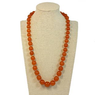 A GENUINE BALTIC AMBER BUTTERSCOTCH NECKLACE 20" 37gr: THIS LOT FEATURES GENUINE, TESTED, BAALTIC BUTTERSCOTCH AMBER NECKLACE.IT IS 20 INCHES LONG WEIGHS 37gr. PROPERTY OF A FLORIDA COLLECTOR. WE PROVIDE IN-HOUSE SHIPPING.