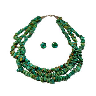 BEAUTIFUL VINTAGE NATIVE AMERICAN SOUTHWESTERN NECKLACE EARRINGS STERLING: THIS LOT INCLUDES A VINTAGE SOUTHWESTERN TURQUOISE AND STERLING NECKLACE AND A PAIR OF EARRINGS. THE NECKLACE HAS 3 STRANDS AND IT WEIGHS 40gr. THE SHORT STRAND IS 16 INCHES LONG. PROPERTY OF A