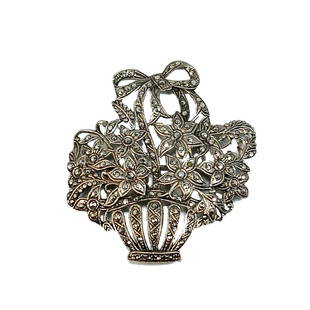 A FABULOUS ANTIQUE BASKET BROOCH 1930'S STERLING MARCASITE: THIS LOT FEATURES A FABULOUS ANTIQUE BROOCH 1930'S STERLING AND MARCASITE. SIZE 2" BY 1.9" AND 15gr. PROPERTY OF A FLORIDA COLLECTOR. WE PROVIDE IN-HOUSE SHIPPING.