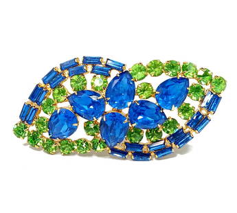 AN EXQUISITE LARGE VINTAGE JULIANA BROOCH RHINESTONES PRONG SET: THIS LOT FEATURES A FABULOUS VINTAGE BROOCH ATTRIBUTED TO JULIANA. SIZE 3.4" BY 1.6". PROPERTY OF A FLORIDA COLLECTOR. WE PROVIDE IN-HOUSE SHIPPING.