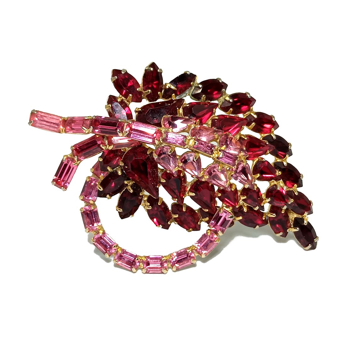 A FAB LARGE VINTAGE JULIANA BROOCH IN RED AND PINK RHINESTONES (1 of 6)