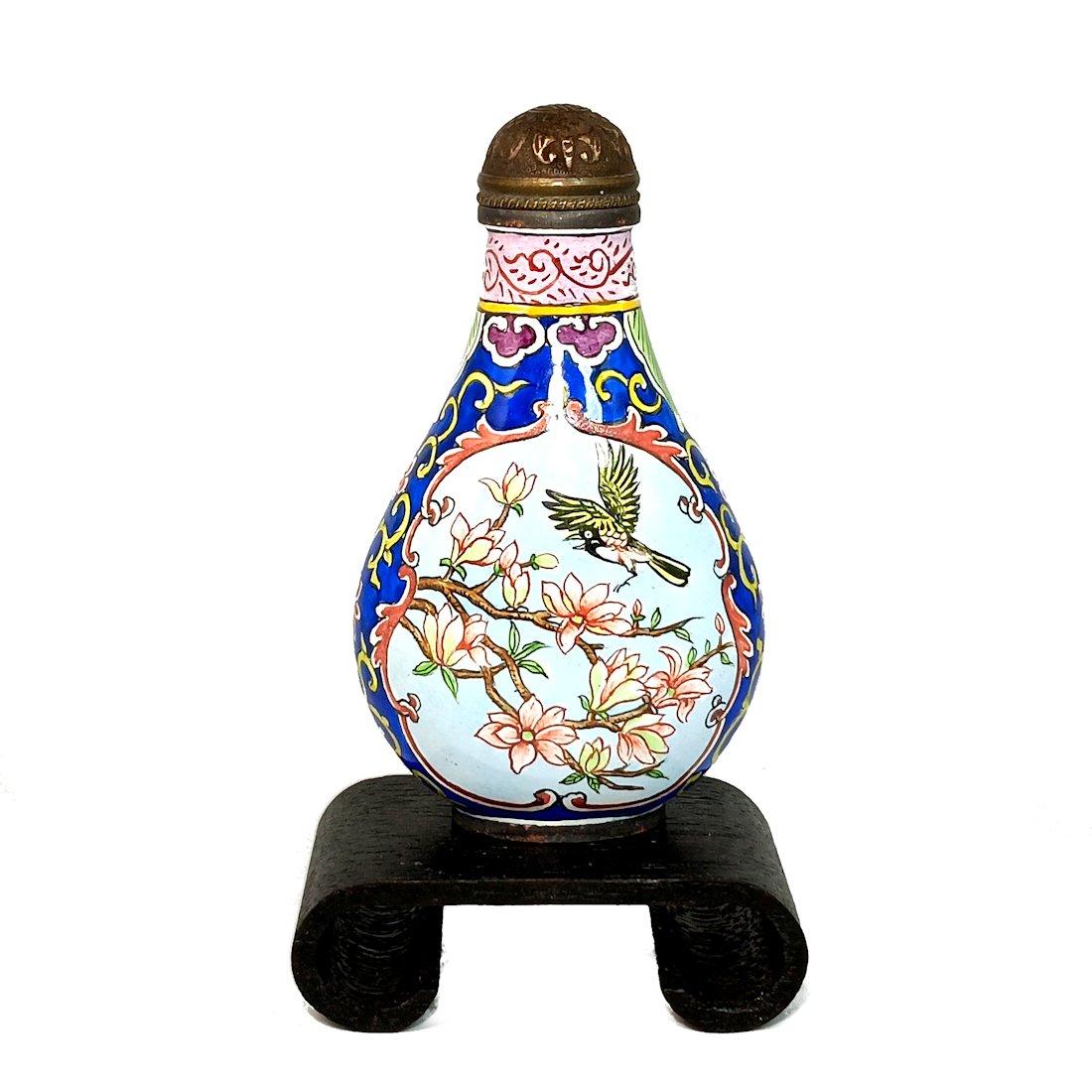 A FINE CHINESE SNUFF BOTTLE ENAMEL ON COPPER (1 of 6)