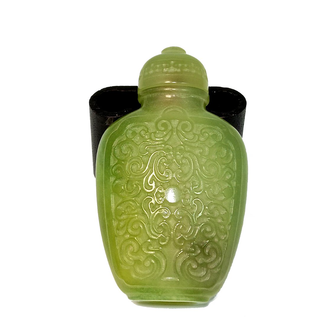 A RARE VERY FINE CARVED CHINESE SNUFF BOTTLE TOURMALINE (1 of 8)
