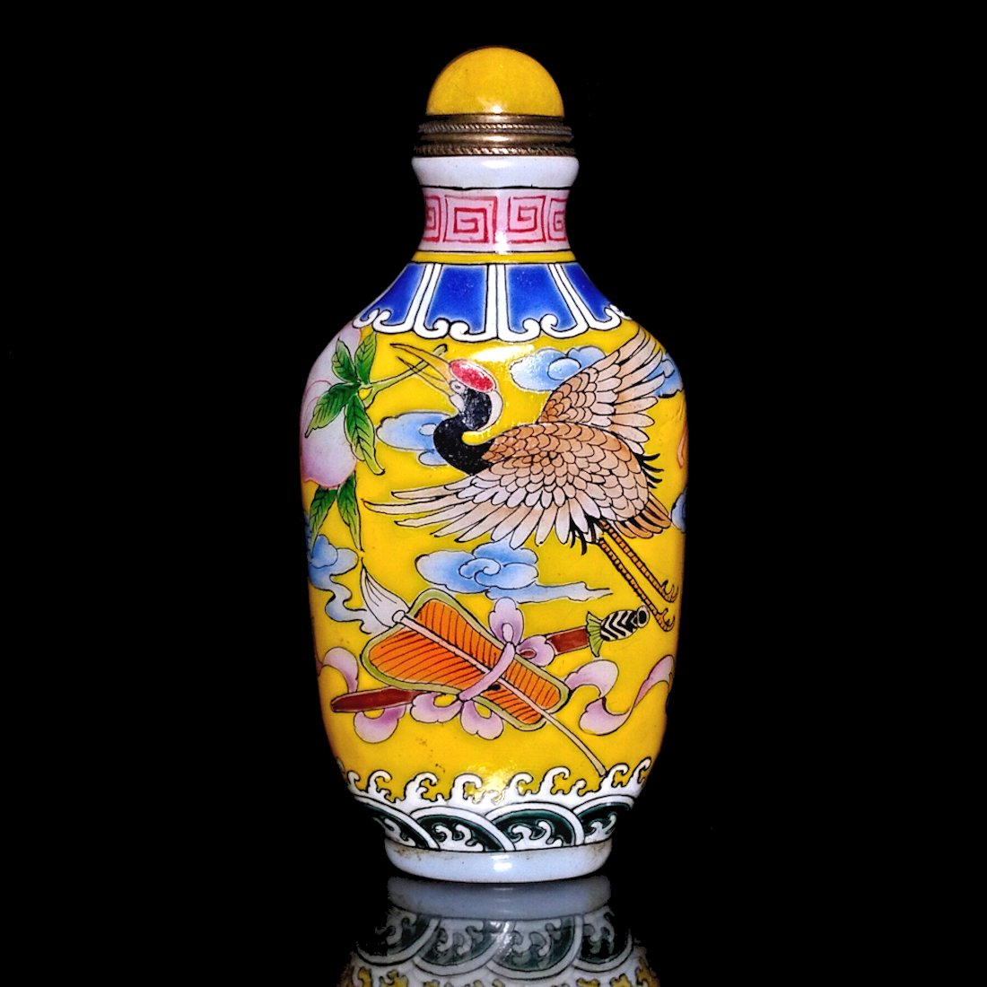 EXCELLENT CHINESE ENAMEL ON GLASS SNUFF BOTTLE STORKS PEACHES QIANLONG MARK (1 of 8)