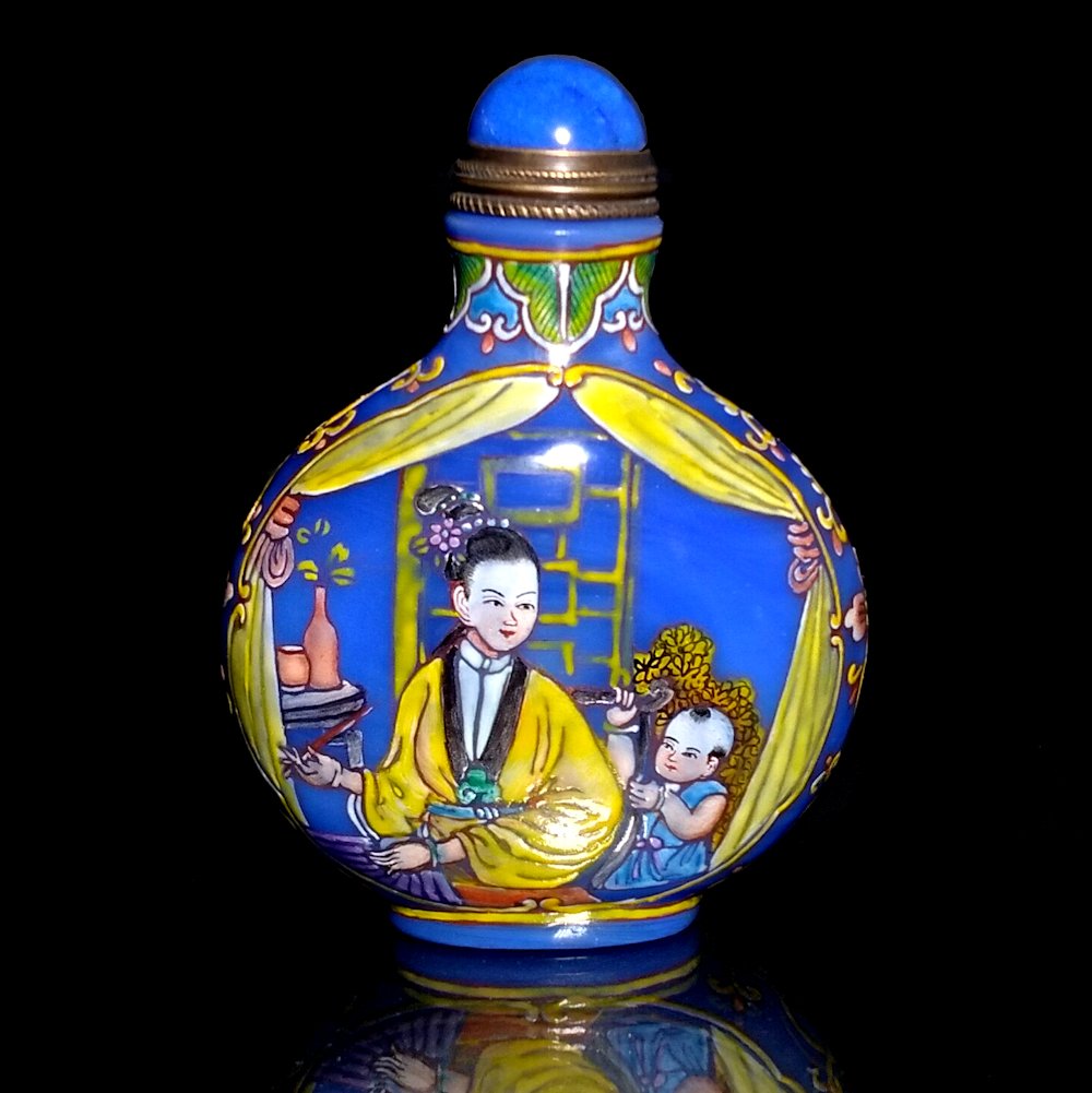 BEAUTIFUL CHINESE PEKING GLASS ENAMEL SNUFF BOTTLE MOTHER CHILD QIANLONG MARK (1 of 8)
