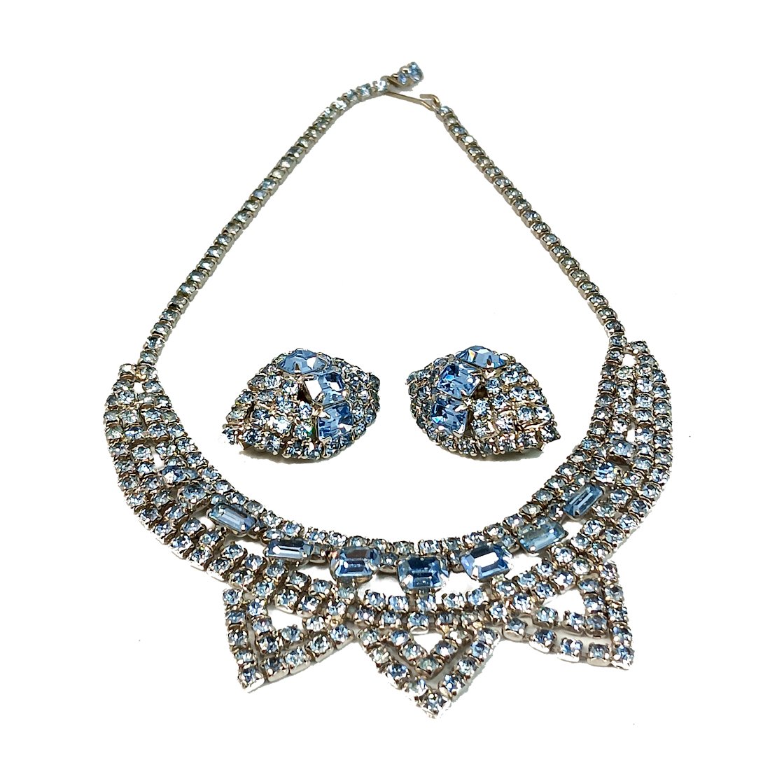 FINE VINTAGE SET OF COSTUME JEWELRY NECKLACE EARRING BLUE RHINESTONES PRONG SET (1 of 3)