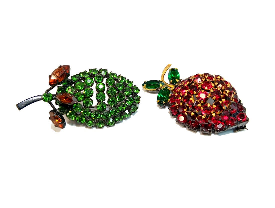 2 EXQUISTE SIGNED VINTAGE BROOCHES WARNER MADE IN AUSTRIA RHINESTONES (1 of 6)