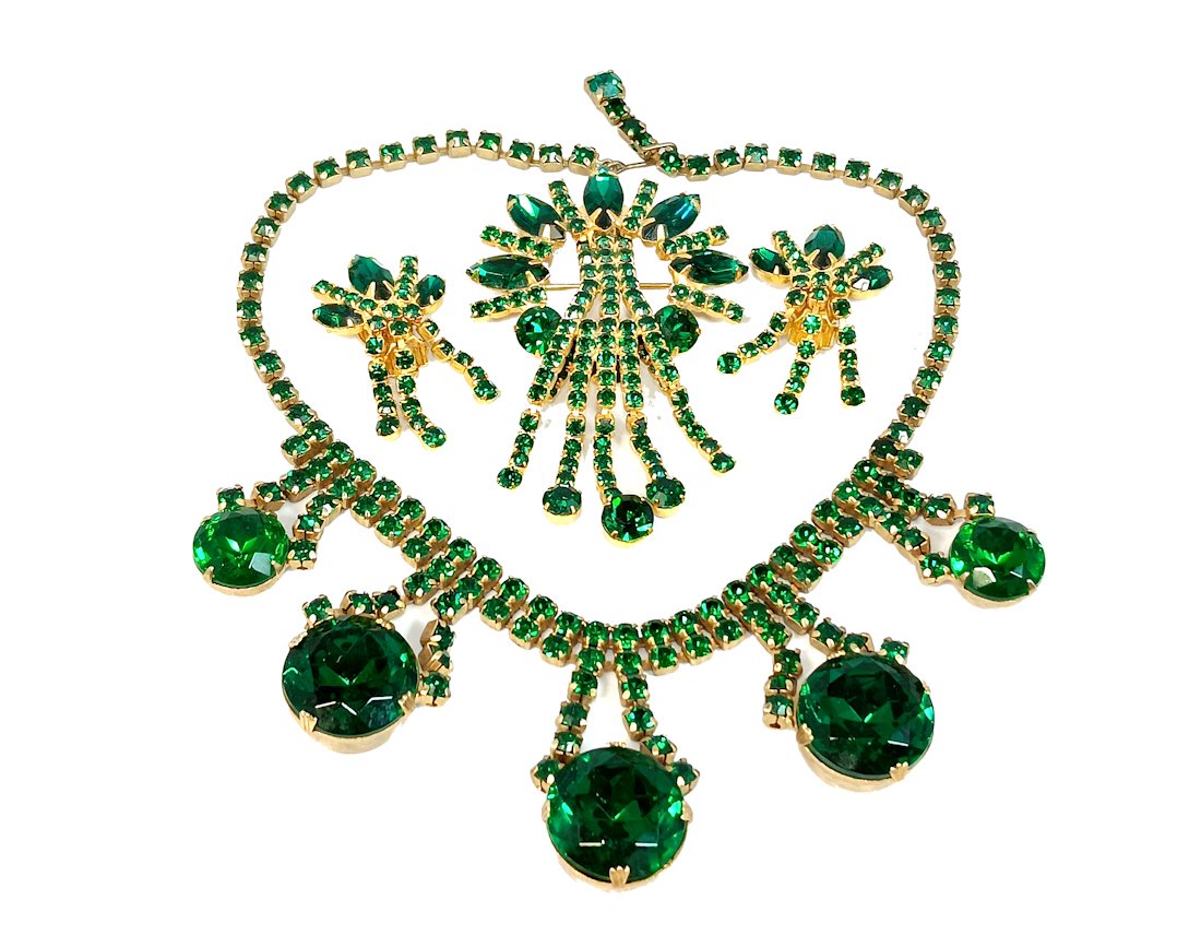 VINTAGE RHINESTONE JULIANA PARURE GREEN NECKLACE EARRINGS BROOCH (1 of 3)