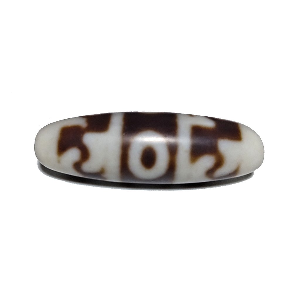 SINO TIBETAN AGATE DZI BEAD 3 EYES DRAGON CLAWS 38MM: THE AGATE DZI BEAD SHOWING 3 EYES IN THE CENTER AND DRAGON CLAWS . BEARING WHITE EDGES. THE BEAD IS 38 MM LONG WITH SATIN-LIKE PATINA. PROPERTY OF A FLORIDA COLLECTOR. WE COMBINE/PROVIDE IN-HOUSE SHIP