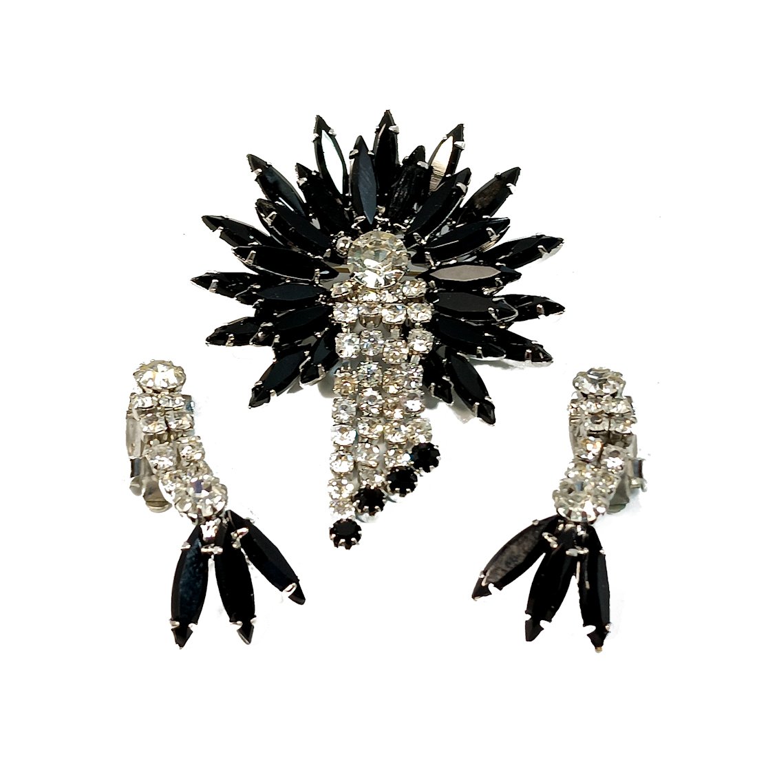 A BRILLIANT BROOCH AND EARRINGS SET MID CENTURY RHINESTONES (1 of 3)