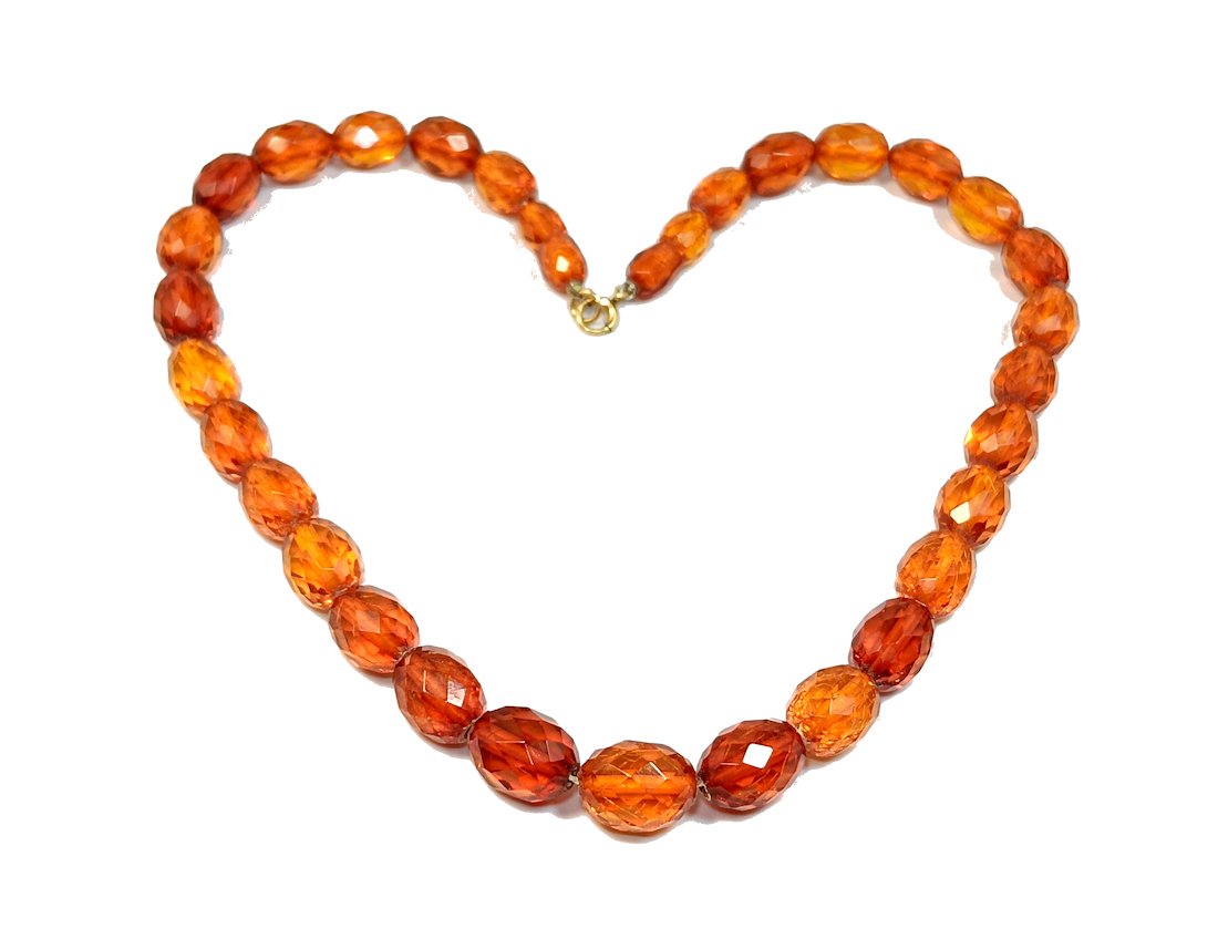A GENUINE BALTIC AMBER NECKLACE FACETED BEADS 16" 21 GRAMS (1 of 4)