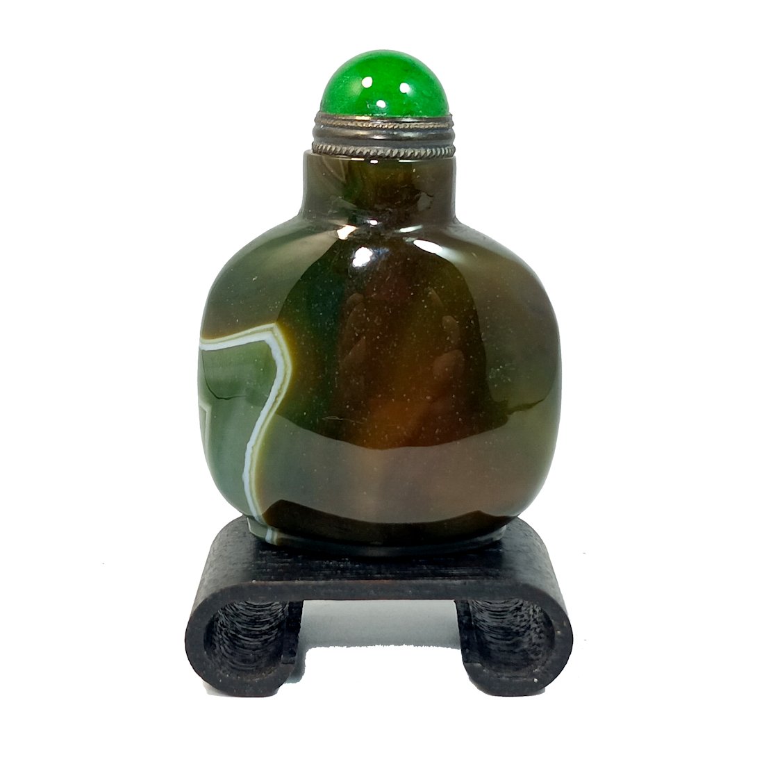 FINE CHINESE SNUFF BOTTLE BANDED AGATE: THE BEAUTIFUL CHINESE SNUFF BOTTLE AGATE IS 2.5" TALL. IT HAS A FINELY CARVED OVAL FOOT. STANDS ARE FOR DISPLAY ONLY, NOT INCLUDED UNLESS OTHERWISE STATED. PROPERTY OF A FLORIDA COLLECTOR. WE COMBINE/
