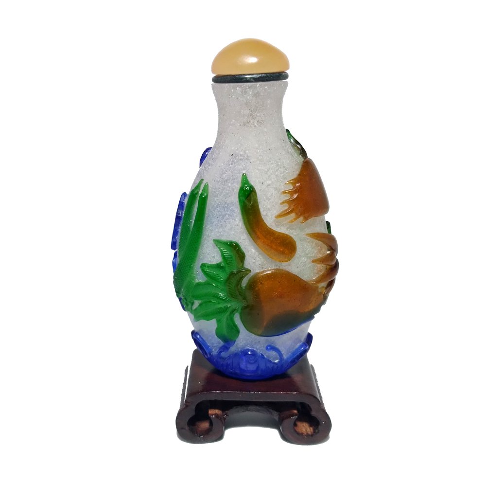 FINE CHINESE 4 COLOR PEKING GLASS SNUFF BOTTLE VEGETABLES LOTUS (1 of 8)