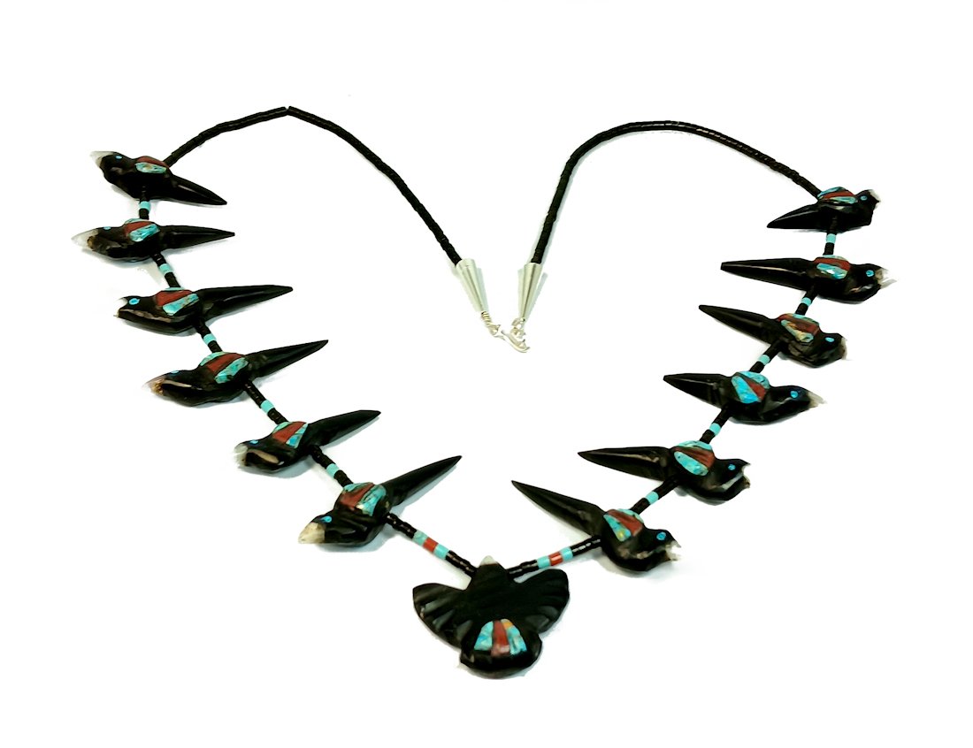 A STUNNING SOUTHWESTERN FETISH NECKLACE MAGPIE BIRDS (1 of 5)