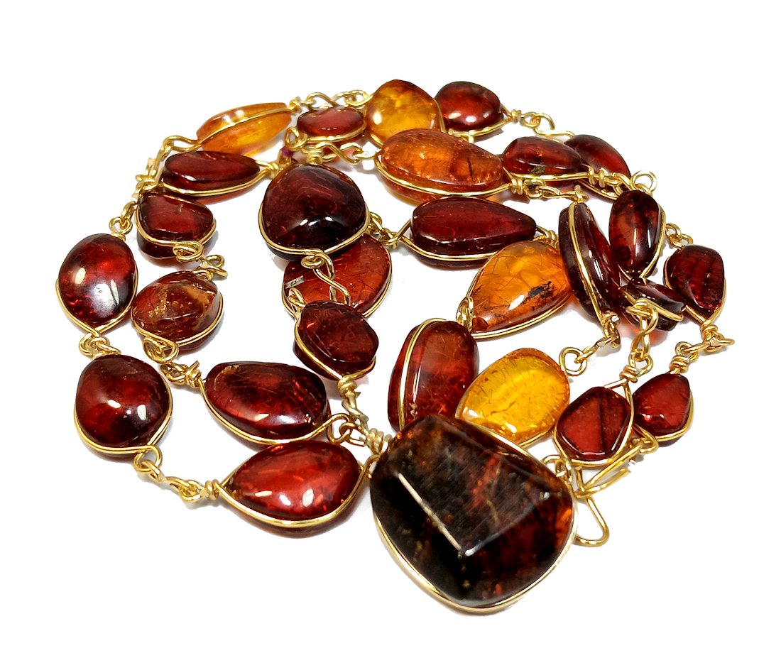 A VINTAGE NATURAL BALTIC AMBER NECKLACE 23" LONG: THE LOVELY NATURAL AMBER NECKLACE WEIGHS 11 GRAMS AND IT IS 23" LONG. ALL OUR AMBER IS TESTED. WE PROVIDE IN-HOUSE/ COMBINED SHIPPING FOR AN EASY CHECKOUT.