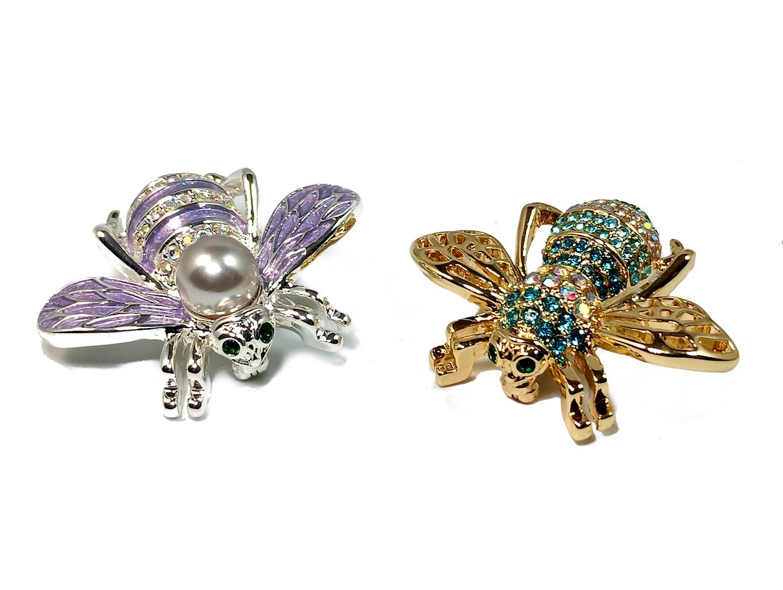 2 BROOCHES JOAN RIVERS BEES (1 of 4)
