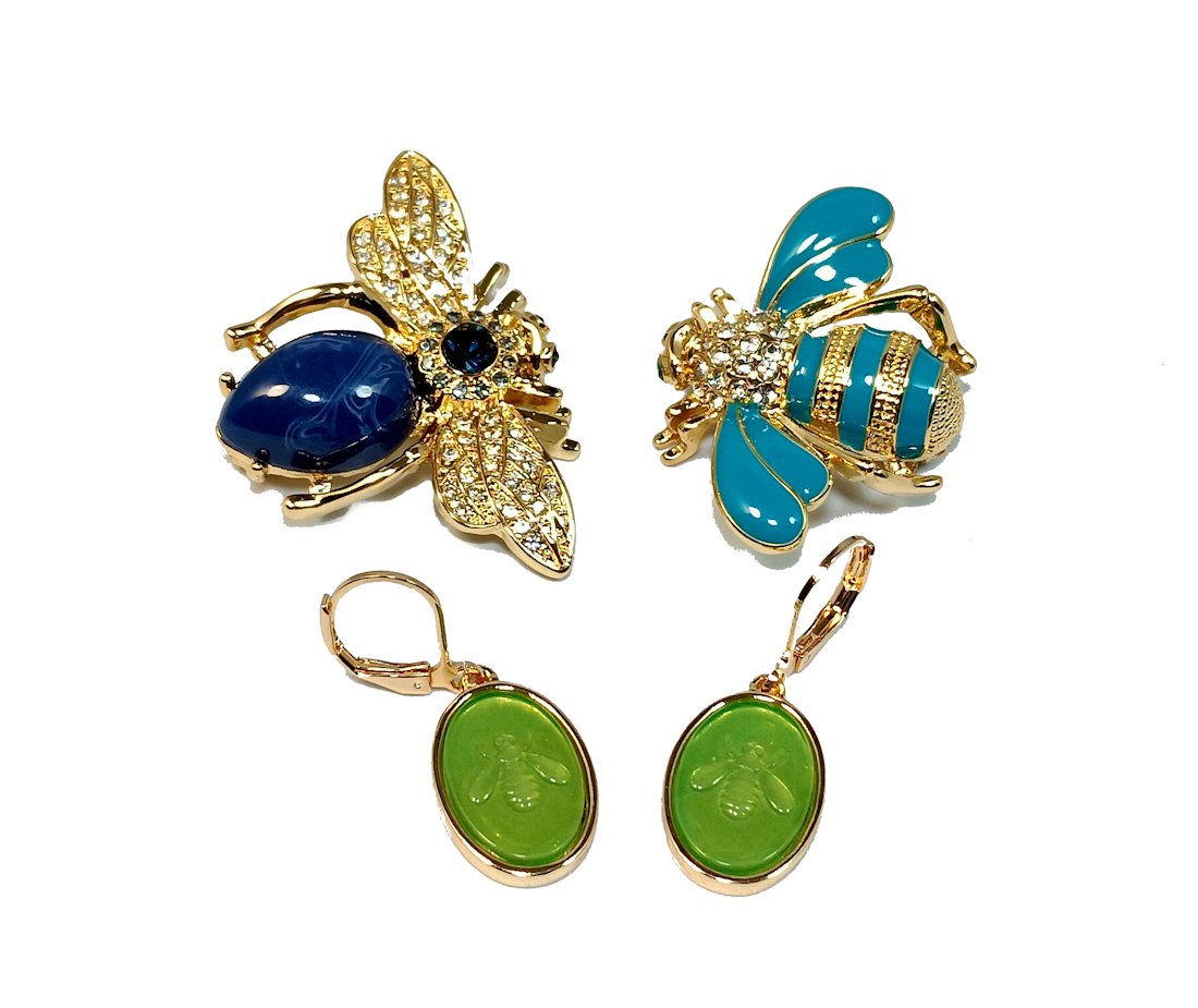 TWO BEE BROOCHES BY JOAN RIVERS AND ONE PAIR OF EARRINGS (1 of 3)