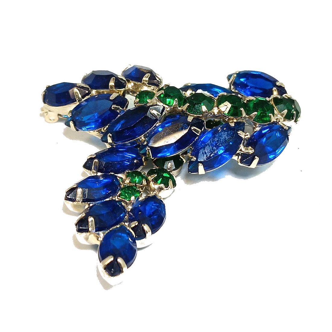 A STUNNING JULIANA BLUE GREEN RHINESTONE BROOCH MIDCENTURY VINTAGE (1 of 3)