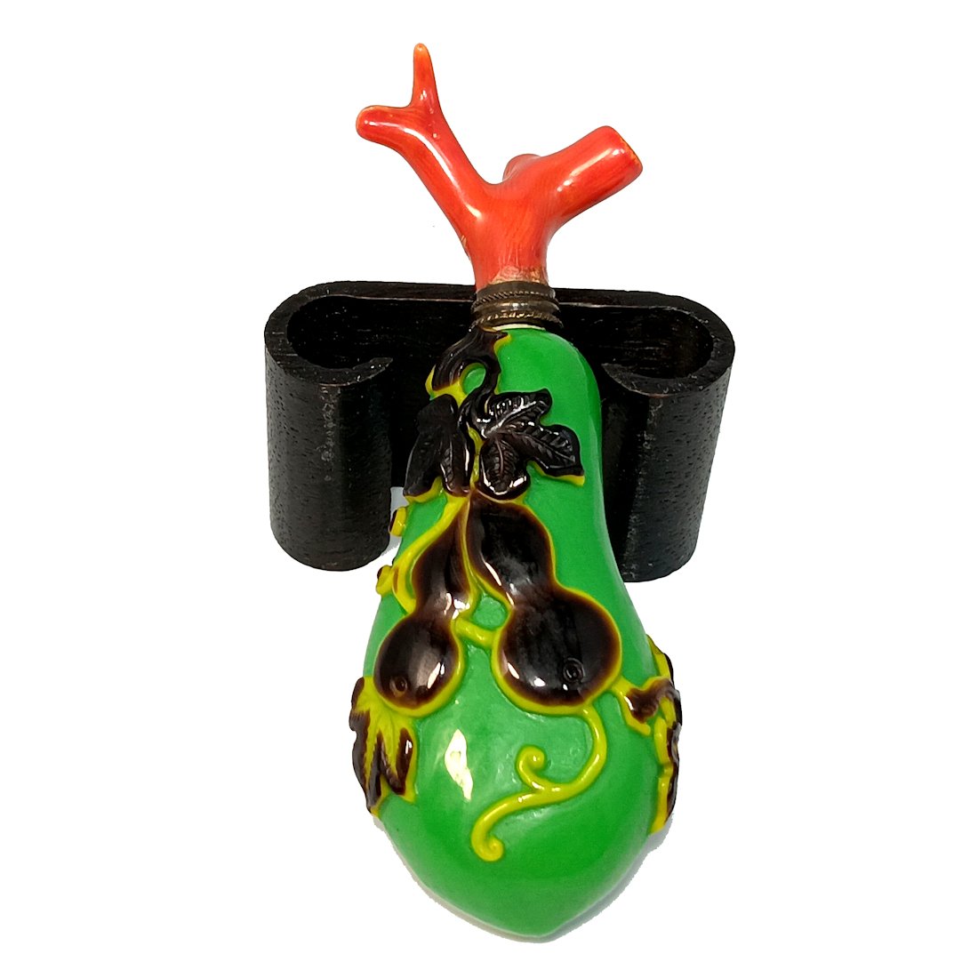 FINE GOURD SHAPED SNUFF BOTTLE 3 LAYER PEKING GLASS QIANLONG SEAL (1 of 8)