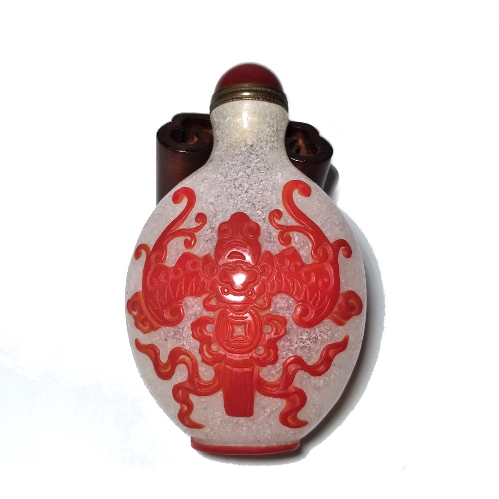CHINESE RED PEKING GLASS SNUFF BOTLLE BATS COINS QING (1 of 8)