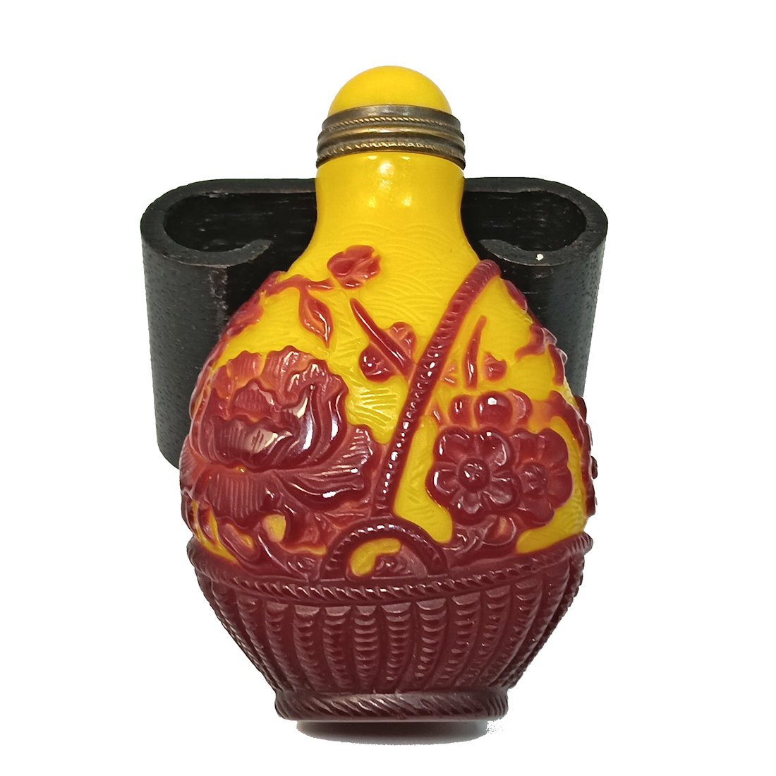 EXQUISITE CHINESE PEKING GLASS SNUFF BOTTLE FLOWER BASKET: THE EXQUISITE CHINESE SNUFF BOTTLE IN 2 LAYERS OF GLASS IS 2.6 INCHES TALL. STANDS ARE FOR DISPLAY ONLY, NOT INCLUDED UNLESS OTHERWISE STATED. PROPERTY OF A FLORIDA COLLECTOR. WE COMBINE/PROVIDE IN-HO