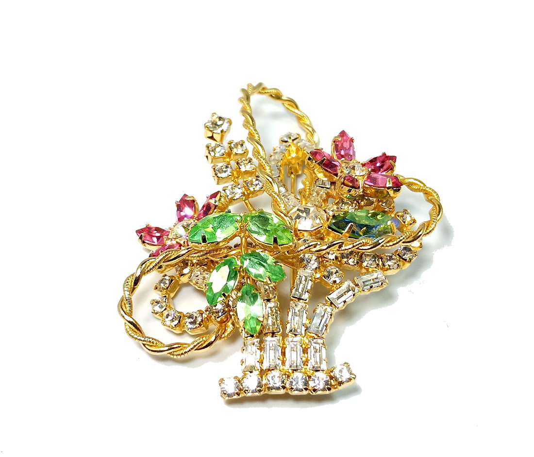 A SUPERB VINTAGE FLOWER BASKET BROOCH MID-CENTURY RED (1 of 5)