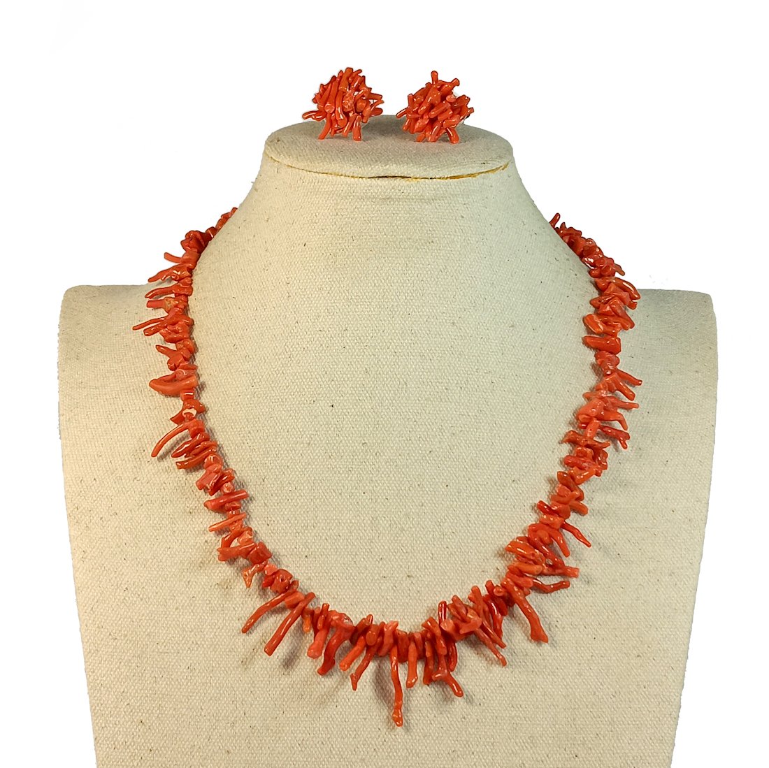 AN ANTIQUE DEEP SALMON CORAL NECKLACE EARRINGS 46 GRAMS 18": THE ANTIQUE CORAL NECKLACE IS OF A DEEP SALMON COLOR. IT COMES WITH SCREW BACK EARRINGS. WE PROVIDE IN-HOUSE/COMBINED SHIPPING FOR A SEAMLESS CHECKOUT.