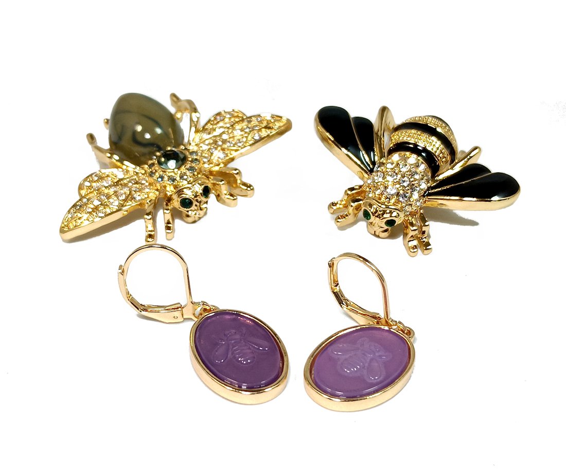 SUPERB LOT OF TWO JOAN RIVERS BEE BROOCHES AND A PAIR OF BEE EARRINGS (1 of 3)