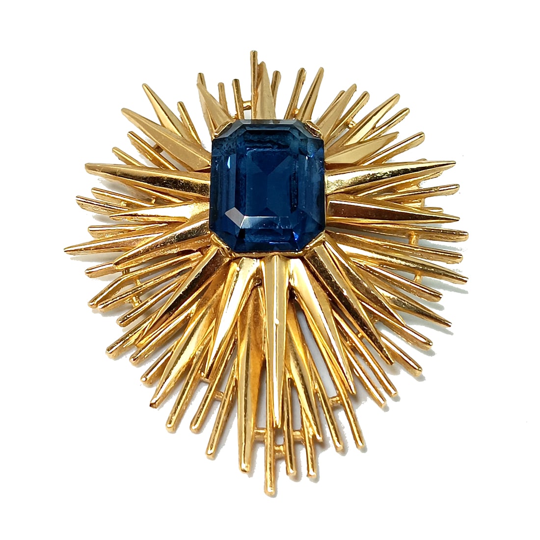 A BEAUTIFUL VINTAGE CROWN TRIFARI BROOCH 2.5 (1 of 3)