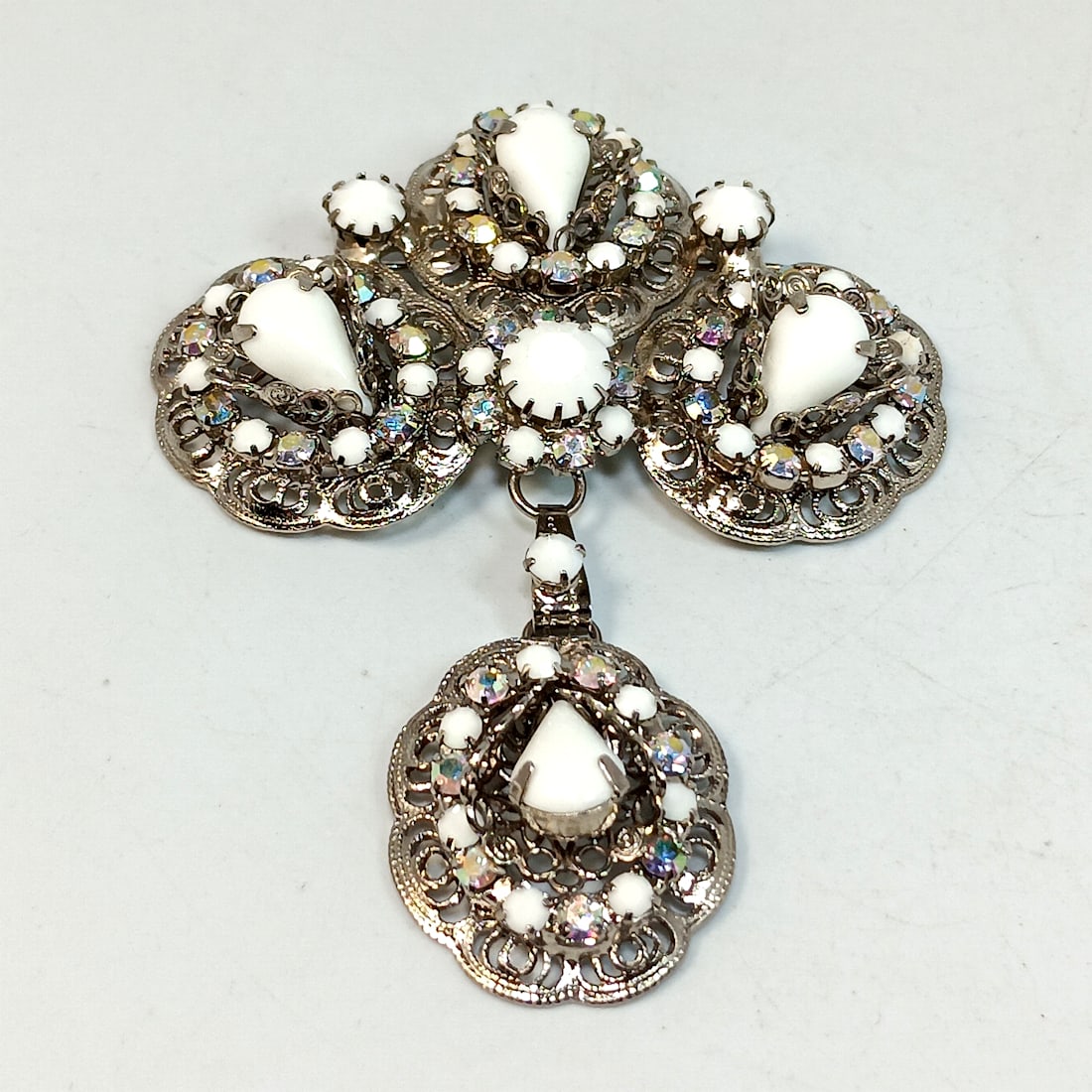 A VINTAGE LARGE  RHINESTONE BROOCH 3" BY 2.5 MID-CENTURY (1 of 3)