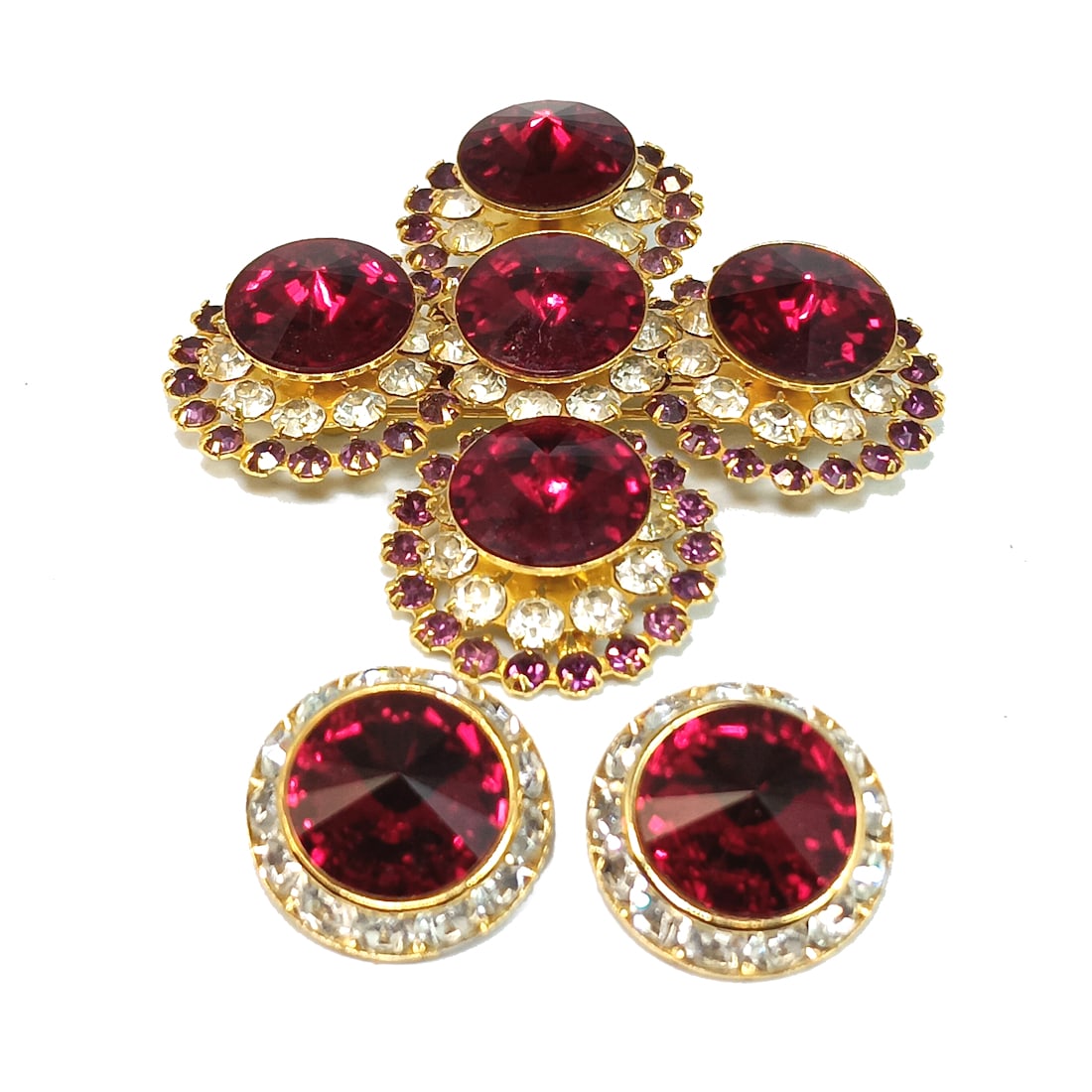 A VINTAGE JULIANA RHINESTONE  BROOCH & EARRINGS SET RED RIVOLI (1 of 4)