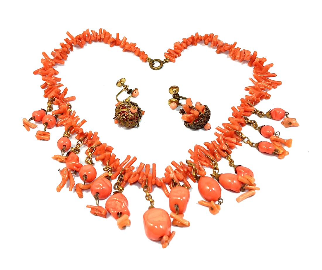 A FANTASTIC VINTAGE MIRIAM HASKELL SET CORAL  NECKLACE EARRINGS (1 of 5)