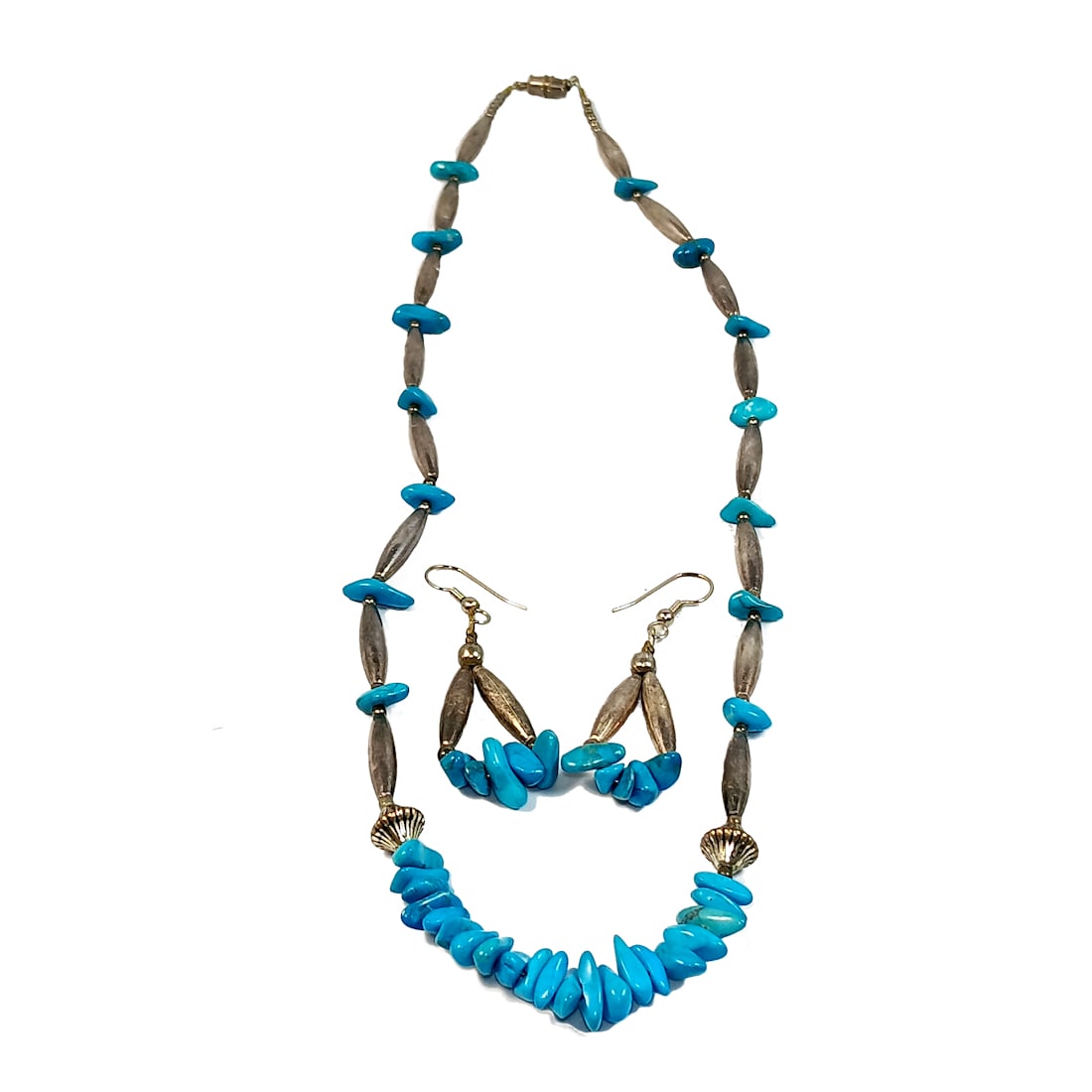 SOUTHWESTERN VINTAGE NAVAJO TURQUOISE AND SILVER NECKLACE AND EARRINGS: THE SUPERB VINTAGE SOUTHWESTERN NAVAJO SILVER AND TURQUOISE NECKLACE IS 20" LONG. NECKLACE PLUS EARRINGS 34.5 GRAMS. STANDS ARE FOR DISPLAY ONLY, NOT INCLUDED UNLESS OTHERWISE STATED. WE COMBINE/PROVI