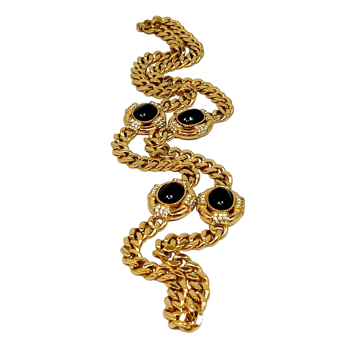 AN IMPRESSIVE LARGE VINTAGE NECKLACE SIGNED CINER 30": OFFERED HERE IS AN IMPRESSIVE LARGE VINTAGE NECKLACE SIGNED CINER, MEASURING 30". IT IS HEAVY AND WELL MADE AND THE GOLD TONE IS IN GREAT CONDITION. WE PROVIDE IN-HOUSE/COMBINED SHIPPING. HAVE A LOOK