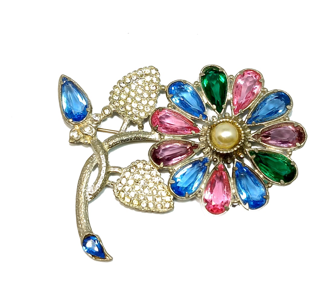 A FABULOUS LARGE VINTAGE RHINESTONE FLORAL BROOCH 1930S (1 of 4)