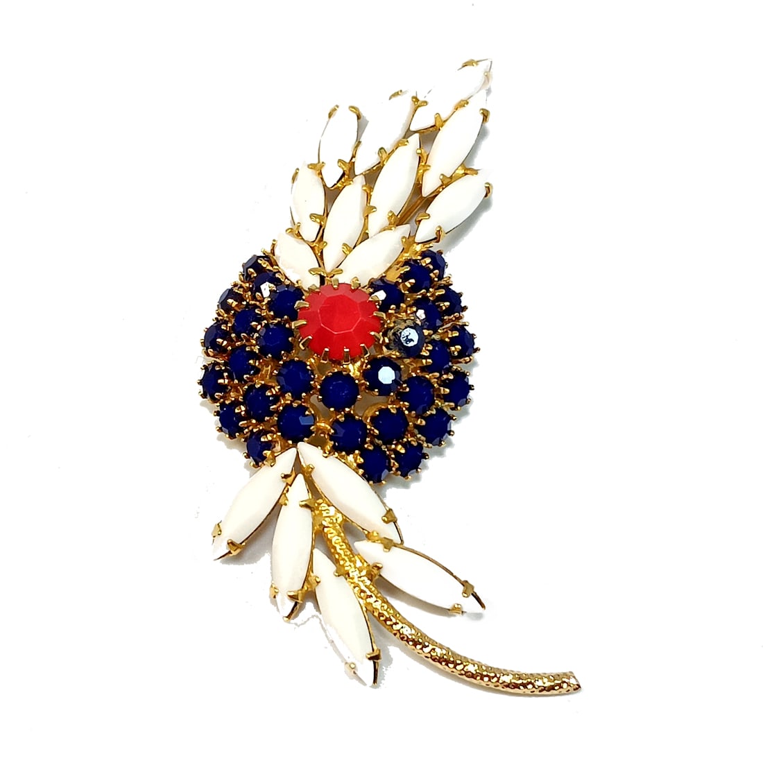 A BEAUTIFUL VINTAGE JULIANA BROOCH PATRIOTIC RED WHITE AND BLUE (1 of 3)