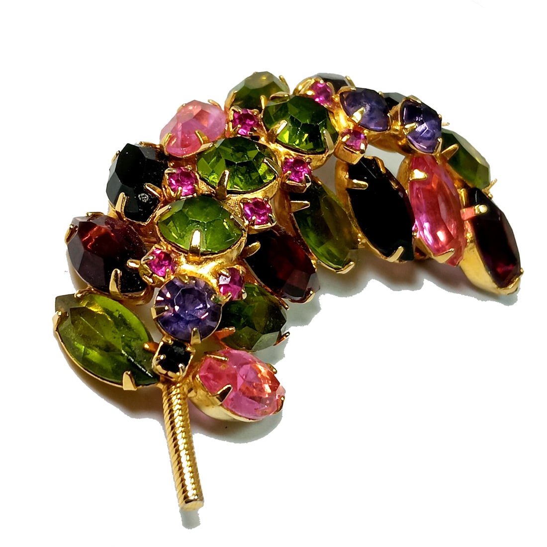 A STUNNING VINTAGE RHINESTONE BROOCH PINK GREEN CAVINESS: OFFERED HERE IS A BEAUTIFUL VINTAGE RHINESTONE BROOCH ATTRIBUTED TO ALICE CAVINESS. THE STONES ARE BRILLIANT. THE BROOCH IS 2.5" LONG. WE OFFER IN-HOUSE/COMBINED SHIPPING FOR YOUR CONVENIENCE AND AN E