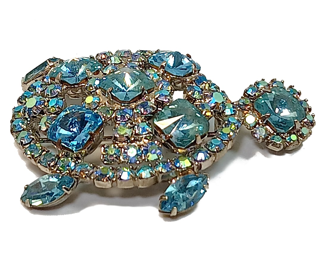 A MID-CENTURY VINTAGE FIGURAL TURTLE BROOCH RIVOLI JULIANA (1 of 5)