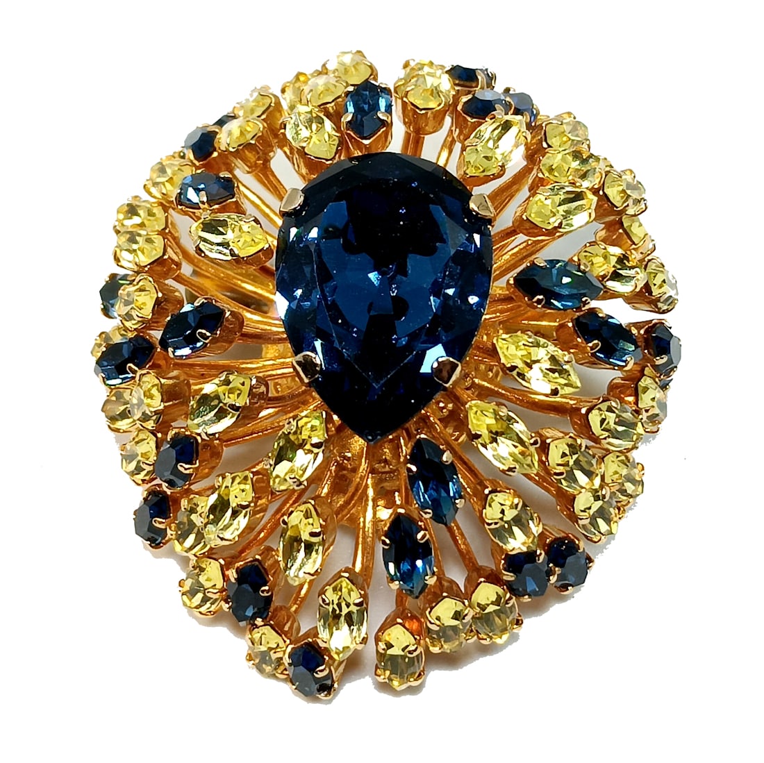 A SUPERB MID-CENTURY VINTAGE DOMED BROOCH BY SCHOFFEL AUSTRIA (1 of 5)