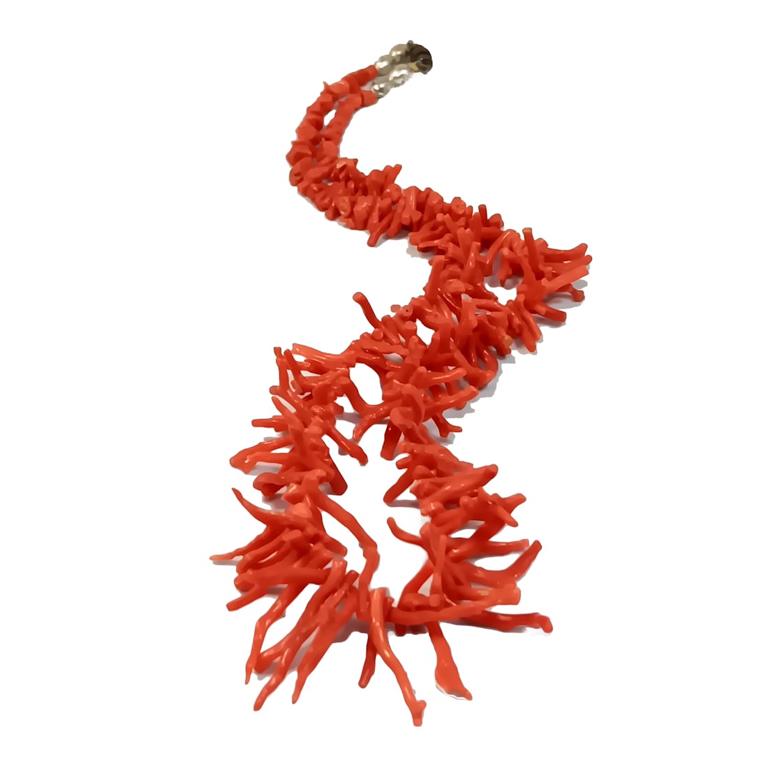 A NATIVE AMERICAN NATURAL UNDYED CORAL NECKLACE 33 GRAMS 20": OFFERED HERE IS AN ANTIQUE NATURAL UNDYED DEEP ORANGE REDDISH SALMON CORAL NECKLACE. IT WEIGHS 33 GR AND IT IS 20 INCHES LONG. WE OFFER IN-HOUSE/COMBINED SHIPPING FOR AN EASY CHECKOUT.