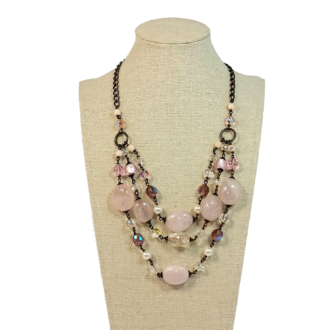 A SUPERB VINTAGE NECKLACE AMETHYST PEARL 18": THIS LOT FEATURES A SUPERB VINTAGE NECKLACE 18" LONG, AMETHYST, PEARLS. STANDS ARE FOR DISPLAY ONLY, NOT INCLUDED UNLESS OTHERWISE STATED. PROPERTY OF A FLORIDA COLLECTOR. WE COMBINE/PROVIDEIN-HOUSE S