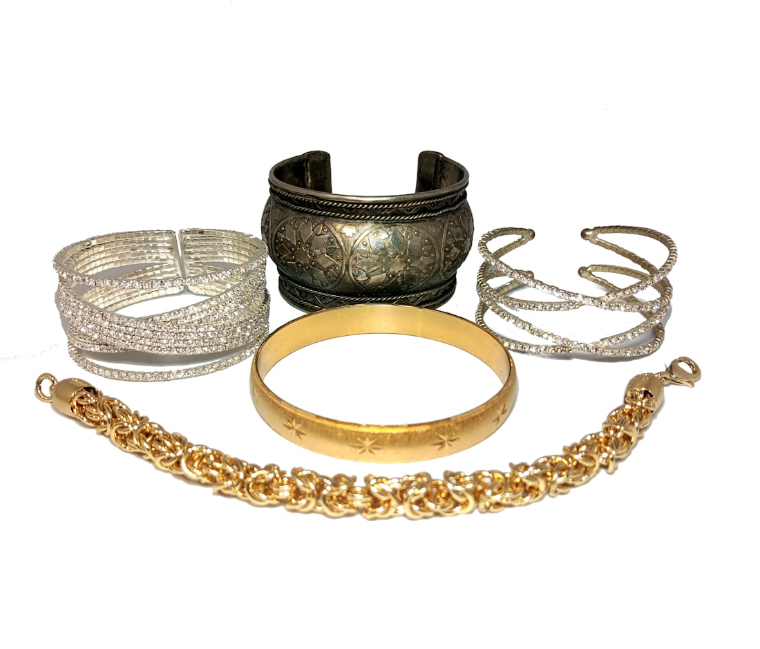 SUPERB LOT OF 5 COSTUME JEWELRY BRACELETS (1 of 3)