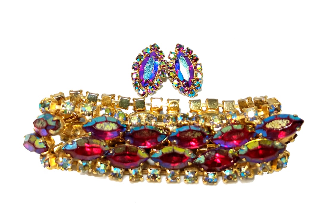 A VINTAGE RHINESTONE LOT  BRACELET  EARRINGS JULIANA RED AURORA BOREALIS (1 of 4)