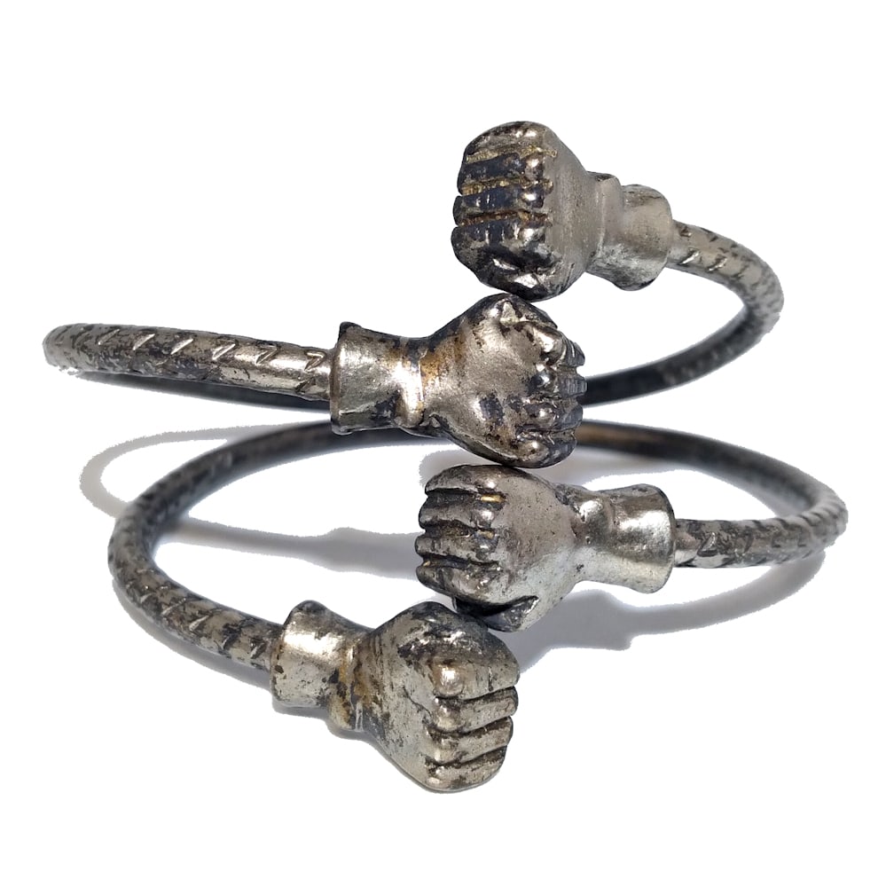 LOT- 2 GREAT VINTAGE STERLING BRACELETS 73 GRAMS FISTS MOTIF (1 of 4)