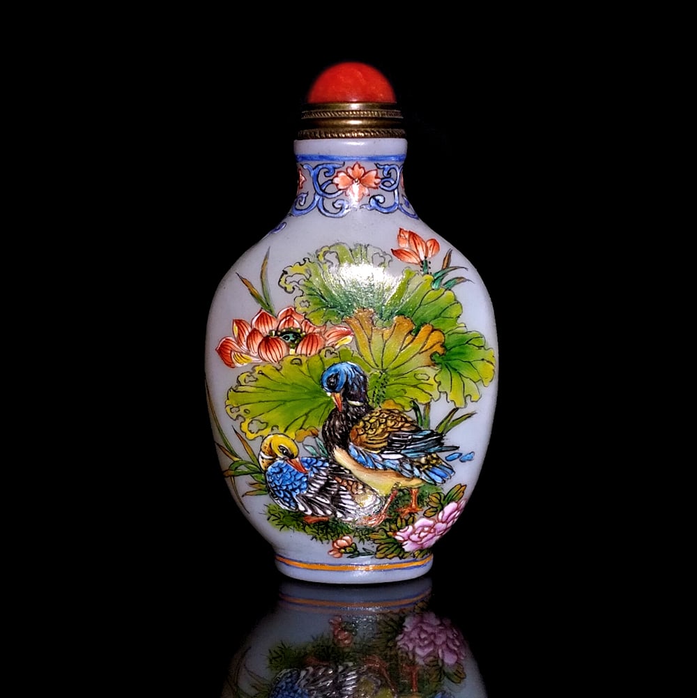 CHINESE CARVED ENAMELED PEKING GLASS SNUFF BOTTLE DUCKS PEONIES QIANLONG (1 of 8)