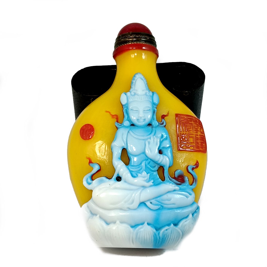 FINE CHINESE SNUFF BOTTLE PEKING GLASS GUANYIN QIANLONG SEAL: THE FINE CHINESE SNUFF BOTTLE IT IS CARVED IN 4 LAYERS OF GLASS, FEATURING A BUDDHIST MOTIF OF GUANYIN, QUANYIN. THE BOTTLE IS 3.1 INCHES TALL AND BEAR A CARVED QIANLONG SEAL AND THE ARTIST SIGNATURE.