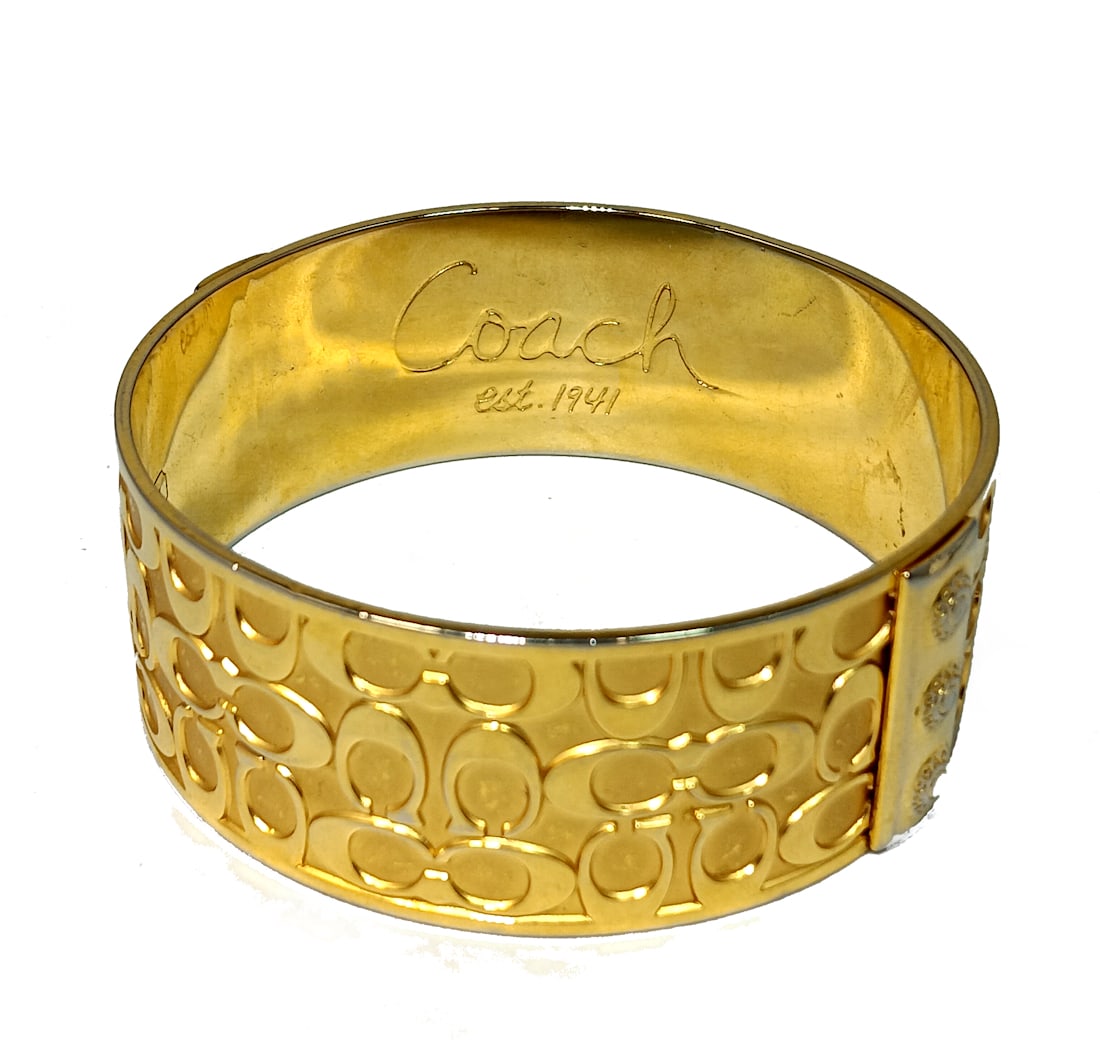 AN AUTHENTIC COACH BANGLE BRACELET (1 of 5)