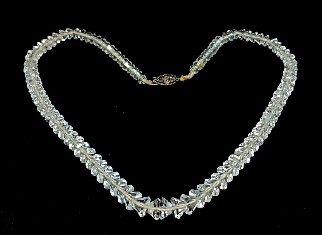 AN ANTIQUE ART DECO ROCK CRYSTAL NECKLACE 16" LONG SILVER CLASP: THE FINE ART DECO ROCK CRYSTAL NECKLACE IS 16" LONG AND IT WEIGHS 19.5 GRAMS. ALL STONES ARE TESTED WITH THE PRESIDIUM GEM TESTER II.WE PROVIDE IN-HOUSE SHIPPING FOR YOUR CONVENIENCE AND FOR A SEAMLES