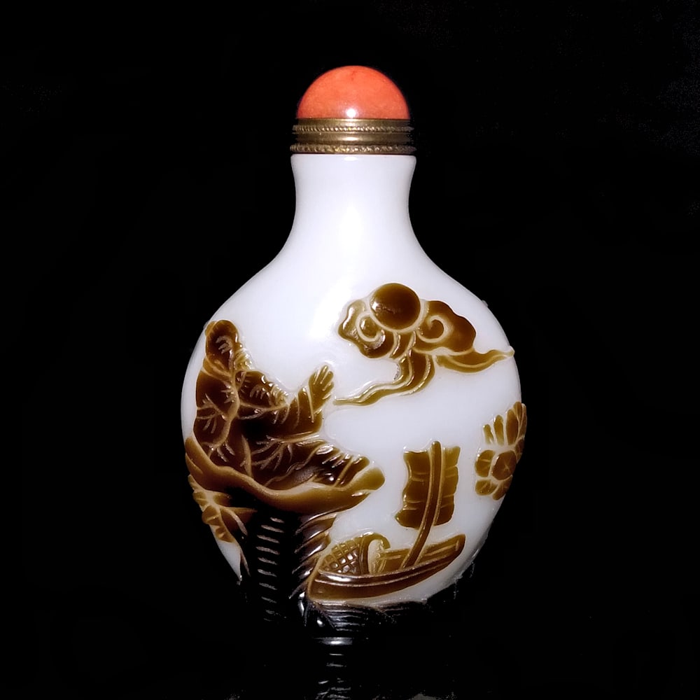 FINE ANTIQUE CHINESE PEKING GLASS SNUFF BOTTLE 18-19TH C BROWN WHITE PEOPLE BOATS (1 of 12)